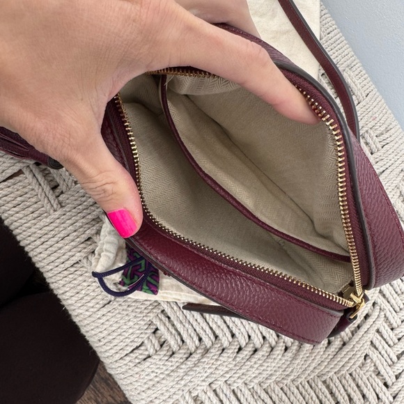 Tory Burch Camera Bag in Oxblood with Gold Hardware - Picture 2 of 4